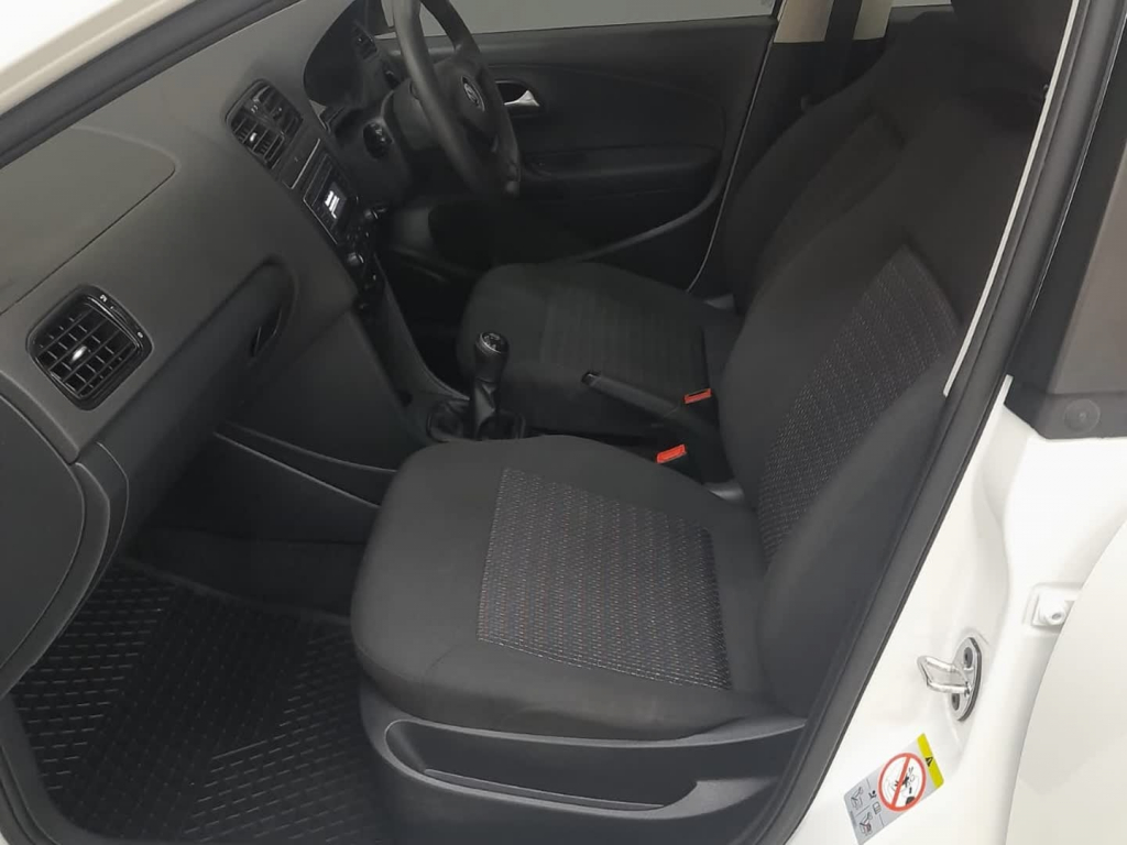 Volkswagen Polo Vivo 1.4 Trendline (5DR)